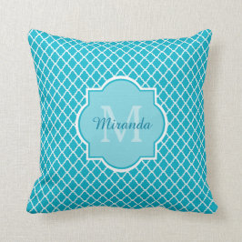 Klassiek turquoise blauwe vierlobbig monogram en n kussen