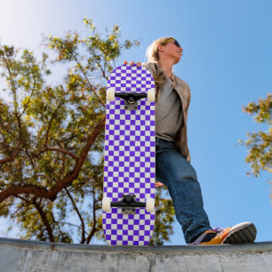 Klassiek visueel violette schaakbordpatroon persoonlijk skateboard