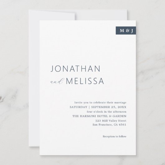 Klassiek wit & marineblauw monogram script bruilof kaart (Voorkant)