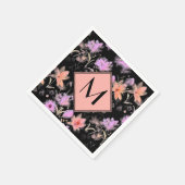 Klassiek zwart en koraalroze bloemenmonogram servet (Hoek)