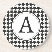 Klassiek zwart houndstooth patroon monogram zandsteen onderzetter (Voorkant)