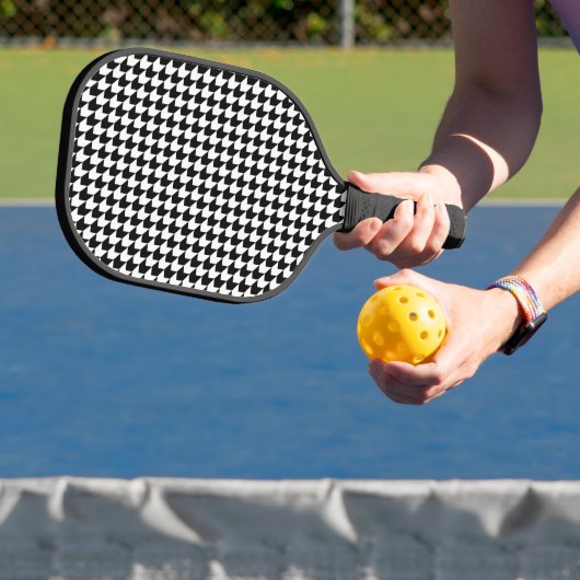 Klassiek zwart houndstooth patroon pickleball paddle (Insitu)