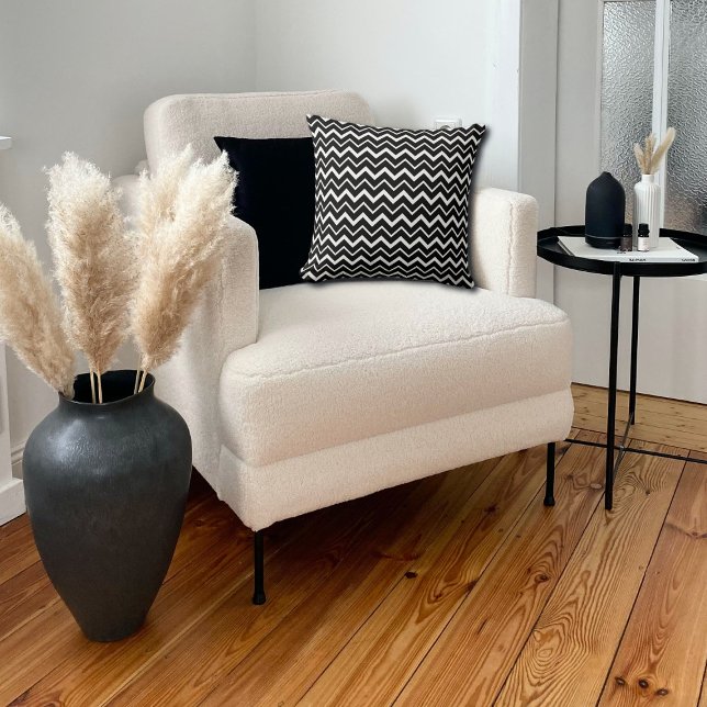 Klassiek zwart-wit chevron patroon kussen (Creator heeft geüpload)