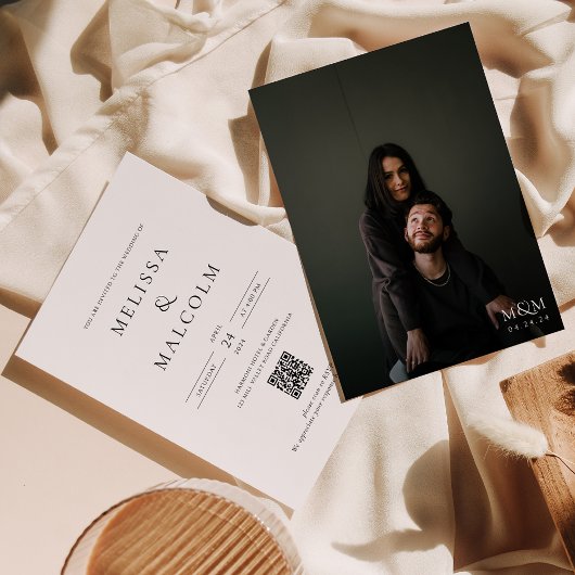 Klassiek zwart-wit Monogram & QR-code Bruiloft Kaart