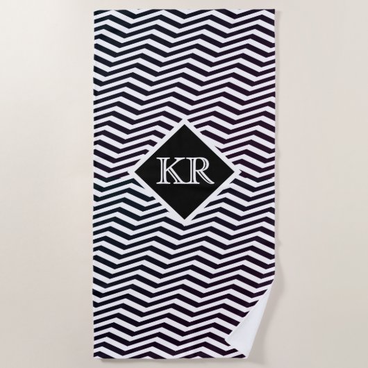 Klassiek zwart-wit zigzag chevron monogram strandlaken (Voorkant)