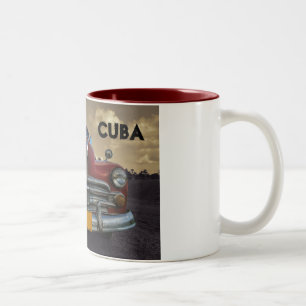 Klassieke Amerikaanse auto in Vinales, Cuba Tweekleurige Koffiemok