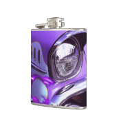 Klassieke auto: Chevrolet met brandende kap Heupfles (Links)