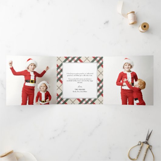 Klassieke beige Tartan met kerstviering Drieluik Wenskaart (Binnen)
