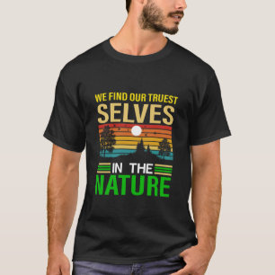 Klassieke berg natuur met zonsondergang t-shirt