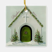 Klassieke besneeuwde kerk met Kerst Keramisch Ornament (Voorkant)
