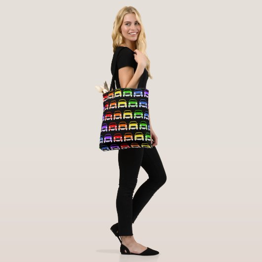 Klassieke bijtende minikaart regenboog tote bag (Op model)