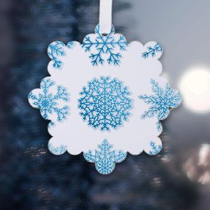 Klassieke blauwe en witte sneeuwvlokken kerst ornament kaart