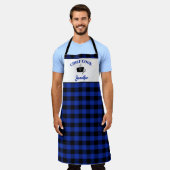 Klassieke blauwe en zwarte Buffalo Plaid Cook Schort (Gedragen)