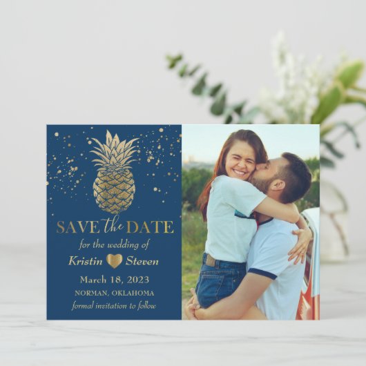 Klassieke blauwe gouden anananasfoto save the date (Staand voorkant)