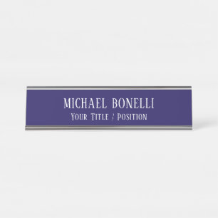 Klassieke blauwe kleur elegante serif lettertype m bureau naambordje