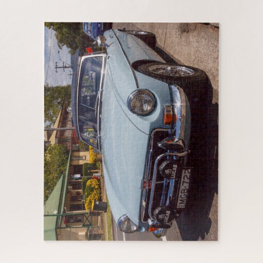 Klassieke blauwe MGB roadster sportauto. Legpuzzel (Verticaal)