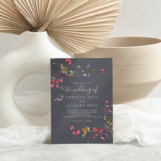 Klassieke blauwe wilde flora bruiloft van uitnodig kaart