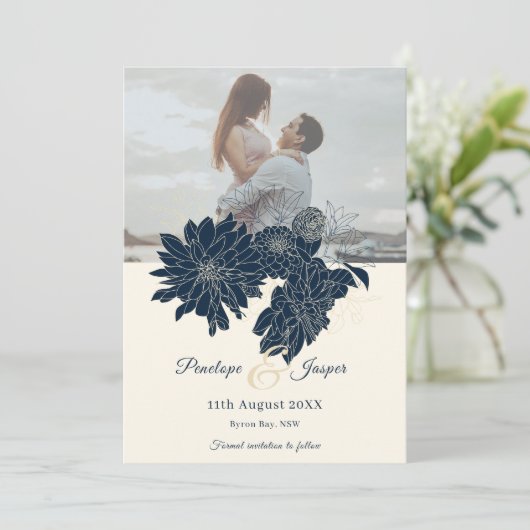 Klassieke Bloemenfoto Save the Date Uitnodiging (Staand voorkant)