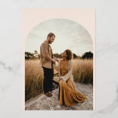 Klassieke bloemroze monogram bruiloft folie uitnodiging (Achterkant)