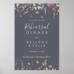 Klassieke Blue Wild Floral Rehearsal Dinner Welcom Poster<br><div class="desc">Dit klassieke blauwe,  wild-bloemetjes welkomstbord is perfect voor een rustige trouwrepetitie. Het ontwerp is voorzien van een gele,  paarse,  witte,  wilde bloemen met bladeren in een roos en een groene waterverf achtergrond.</div>