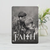 Klassieke Bold Faith Religieuze kerstfotokaart Feestdagenkaart (Staand voorkant)