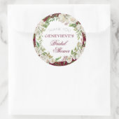 Klassieke bordeauxrode bloem gouden bruidsdouche b ronde sticker (Tas)