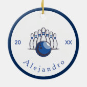 Klassieke Bowling Design Pins & Ball Name & Year Keramisch Ornament (Achterkant)
