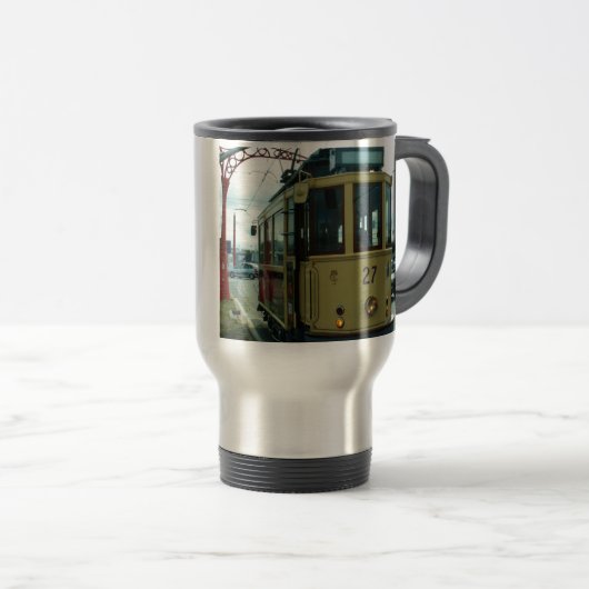 Klassieke Britse tram. Reisbeker (Voorkant rechts)