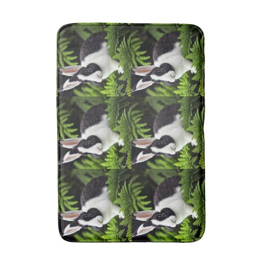 Klassieke charme: het zwarte en witte konijn badmat (Voorkant Verticaal)