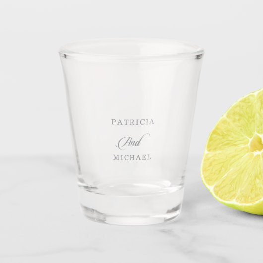 Klassieke Chic Calligrafie Bruiloft Shot Glas (Voorkant)