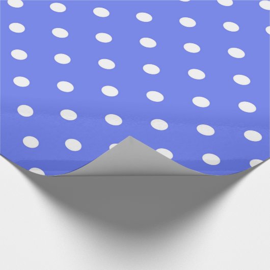 Klassieke, coole, witte en blauwe stippen cadeaupapier (Hoek)