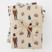 Klassieke Crème Rood & Groen Kerst Cuties Inpakpapier Vel (In situ)