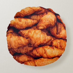 Klassieke croissants, bovenste uitzicht rond kussen