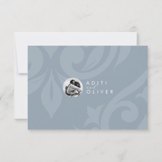 Klassieke Damask Cadet Grijs Fotobruiloft RSVP (Achterkant)