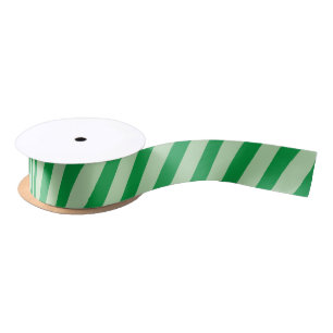 Klassieke diagonale gestreepte lichtgroene en groe satijnen lint