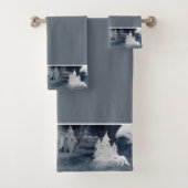 Klassieke, donkere winterscène met gevelkerst bad handdoek (Insitu)