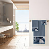 Klassieke, donkere winterscène met gevelkerst bad handdoek