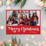 Klassieke Eenvoudige Rode Vrolijke Kerstmis Drie F Feestdagenkaart<br><div class="desc">Vier het seizoen met deze unieke, klassieke eenvoudige rode Merry Christmas drie foto vakantie kaart met een vleugje charme. Het minimalistische ontwerp toont een elegant rood-wit kleurenpalet, dat de gezellige sfeer van de winter oproept. De moderne en leuke aantrekkingskracht, gecombineerd met de traditionele formulering, creëer vormen een perfecte balans tussen...</div>