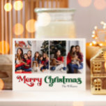 Klassieke Eenvoudige Vrolijke Kerstmis Vier Foto Feestdagenkaart<br><div class="desc">Vier het seizoen met deze unieke, klassieke eenvoudige Merry Christmas vier foto vakantie kaart met een vleugje charme. Het minimalistische ontwerp toont een elegant rood en groen kleurenpalet, dat de gezellige sfeer van de winter oproept. De moderne en leuke aantrekkingskracht, gecombineerd met de traditionele formulering, creëer vormen een perfecte balans...</div>