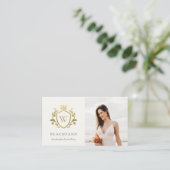 Klassieke Elegant Gold Monogram Floral Foto Crest Visitekaartje (Staand voorkant)