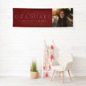 Klassieke elegante klasse van 2025 rood afstuderen spandoek (Insitu)