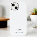Klassieke Elegante Moderne Minimalistische Monogra Case-Mate iPhone 14 Hoesje<br><div class="desc">Verhoog uw smartphone met onze Classic Elegant Modern Minimalist Monogram Naam iPhone Case. Dit zorgvuldig ontworpen hoesje combineert tijdloze verfijning met hedendaags minimalisme. Het is gemaakt tot in de perfectie en beschermt niet alleen uw apparaat, maar voegt ook een vleugje gepersonaliseerde stijl toe. De opties voor monogram en naamaanpassing maken...</div>