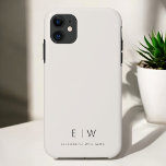 Klassieke Elegante Neutrale Minimalistische Monogr Case-Mate iPhone Case<br><div class="desc">Verhoog uw smartphone met onze Classic Elegant Modern Minimalist Monogram Naam iPhone Case. Dit zorgvuldig ontworpen hoesje combineert tijdloze verfijning met hedendaags minimalisme. Het is gemaakt tot in de perfectie en beschermt niet alleen uw apparaat, maar voegt ook een vleugje gepersonaliseerde stijl toe. De opties voor monogram en naamaanpassing maken...</div>