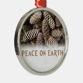 Klassieke feestdag Pine Kone Peace on Earth Metalen Ornament (Rechts)
