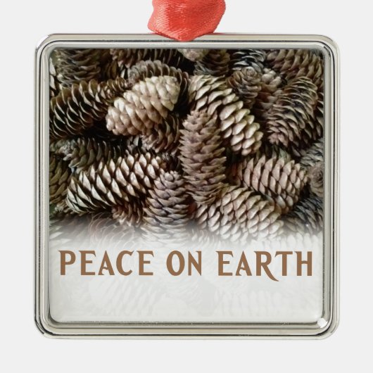 Klassieke feestdag Pine Kone Peace on Earth Metalen Ornament (Voorkant)