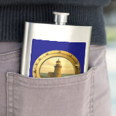 Klassieke fles van de oude stenen vuurtoren flacon (Voorbeeld)