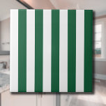 Klassieke flesjes Groen en Witte strepen Tegeltje<br><div class="desc">Het patroon met groene en witte strepen voor flacons is een patroon uit het verleden, dat wordt gekenmerkt door parallelle strepen met groene en witte flessen met verschillende breedten die door het patroon worden herhaald. Dit patroon verwijst naar de klassieke stijl en wordt gekenmerkt door subtiliteit en elegantie. De Groene...</div>