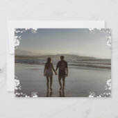 Klassieke Floral krans Monogram bruiloft foto Save The Date (Achterkant)