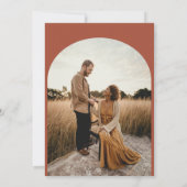 Klassieke florale terracotta monogram bruiloft kaart (Achterkant)