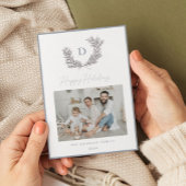 Klassieke foto met blauwe en witte monogramcrests feestdagenkaart